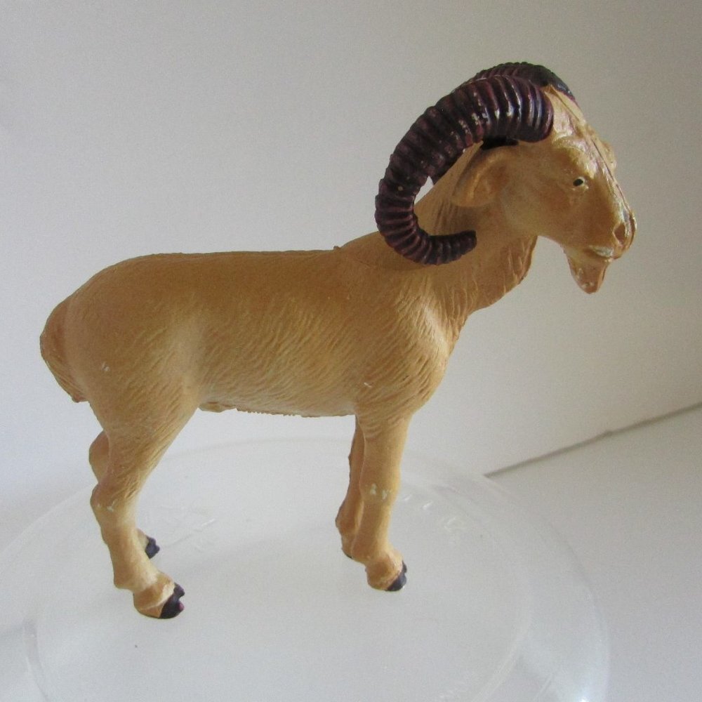 BIG HORN SHEEP Funrise 1988 Figure 3.5" tall REALISTIC